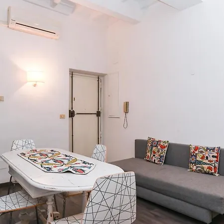 Gorgeous Trastevere Loft On The River *