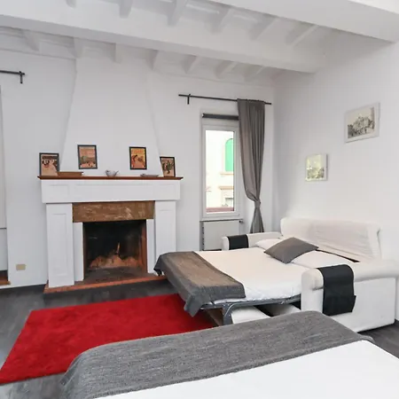 Gorgeous Trastevere Loft On The River Rom