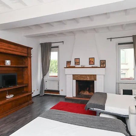 Gorgeous Trastevere Loft On The River Lägenhet