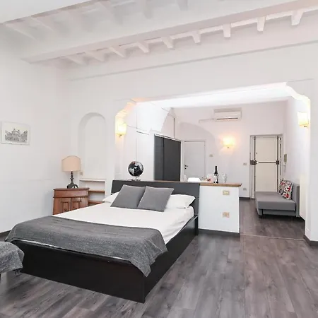 Gorgeous Trastevere Loft On The River * 로마